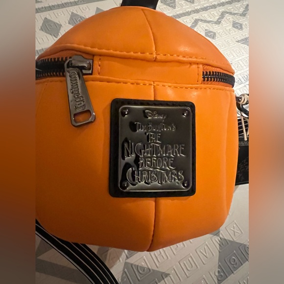Loungefly exclusive Nightmare Before Christmas Jack Glow Pumpkin Crossbody Bag - Picture 4 of 12